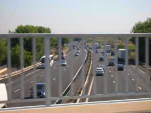 le pont sur l'autoroute