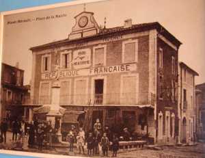 Place de la Mairie en 1900