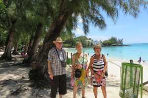 La Plage publique de PEREYBERE
----
Denis PY
Annie PY
Danielle MANSION