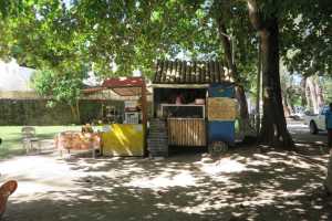 La Plage publique de PEREYBERE
----
La roulotte "Miam-Miam"